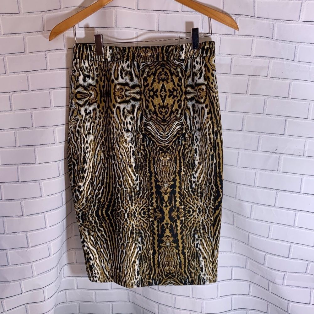 Romeo & Juliet Couture Animal Print Pencil Skirt